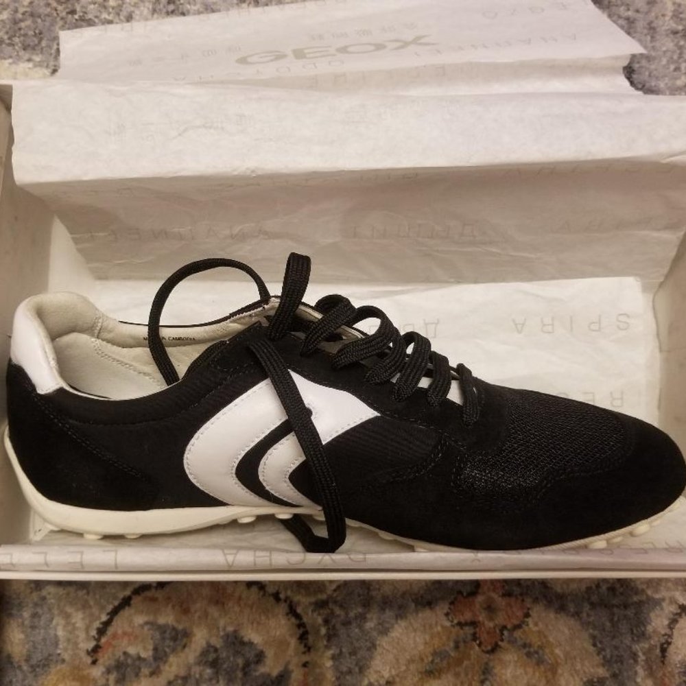 New in Box Geox Sneakers Leather Bk/W EUR 40 US 10